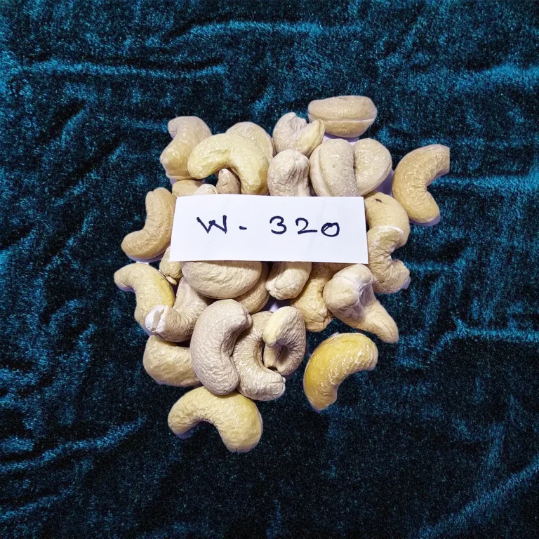 W320 Cashews